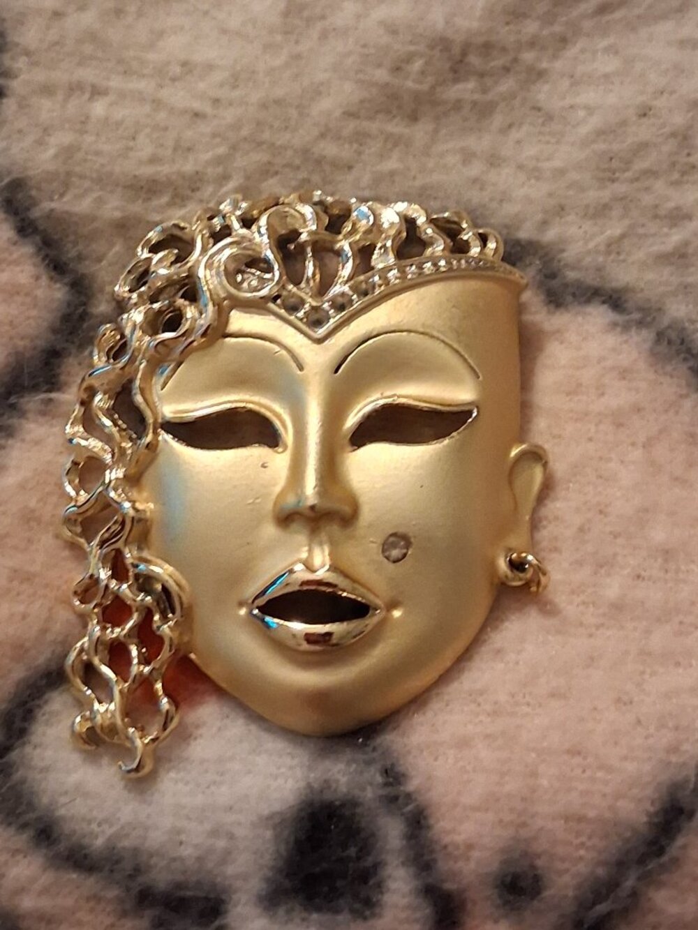vintage style "phantom of the opera Pin.